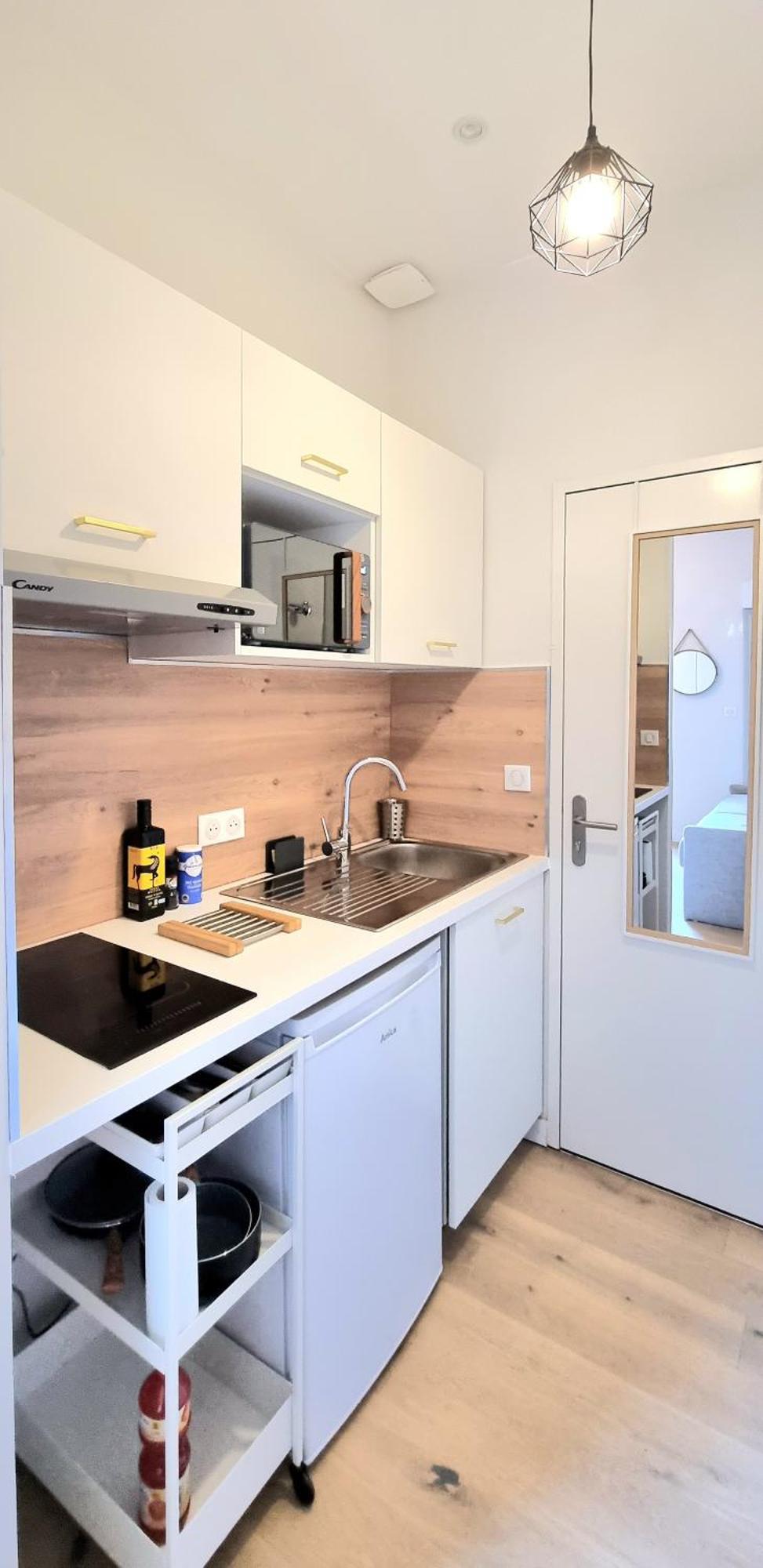 Chic & Balcon - Hypercentre - Gare - Metro Apartment